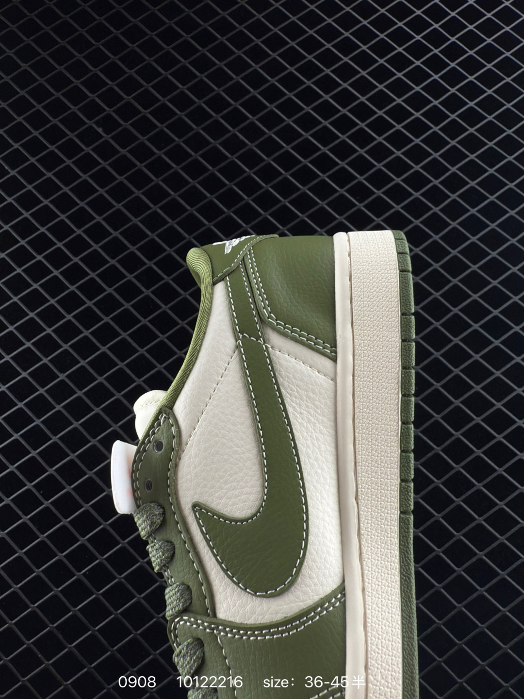 Travis Scott x Air Jordan 1 ” Reverse Mocha “